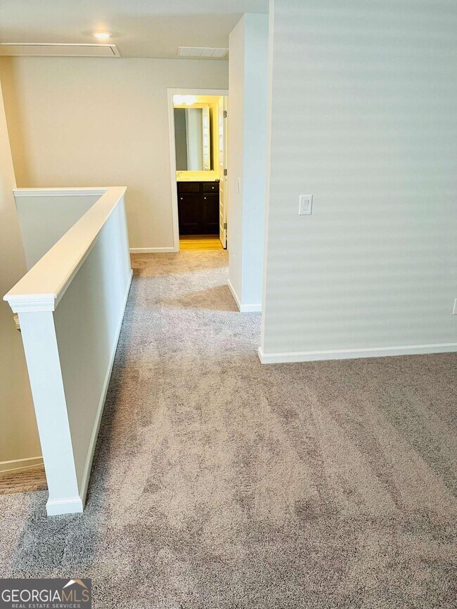 Building Photo - 3030 Westgate Park Dr