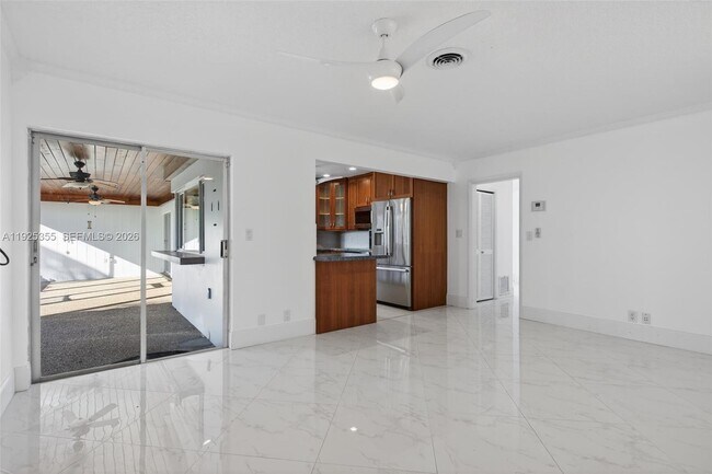 Building Photo - 4060 NE 26th Ave