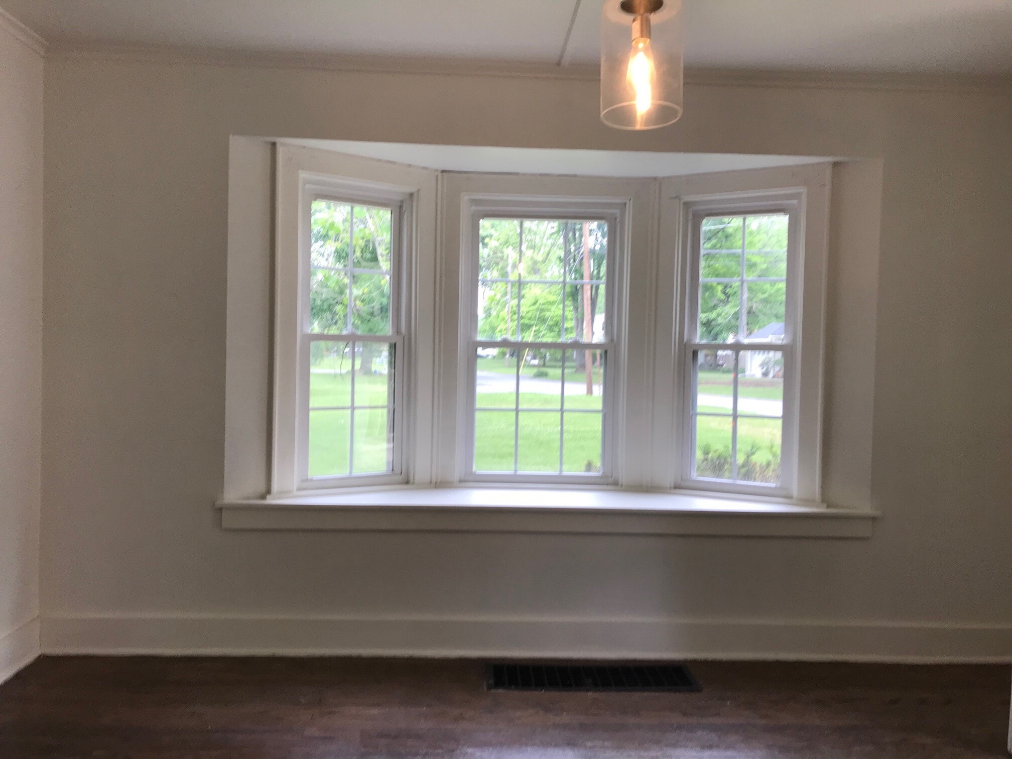 dining room - 46 Henmond Blvd