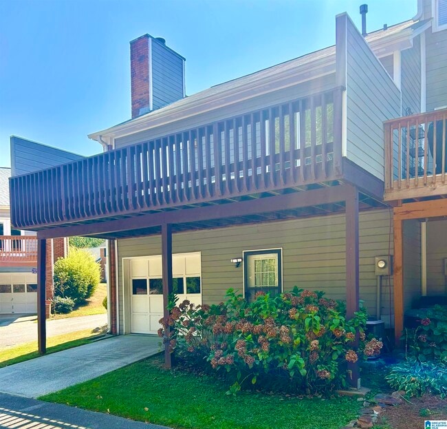 Building Photo - 2212 Ascot Ln