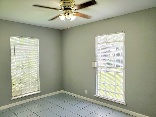Building Photo - 3020 Sagebrush Dr