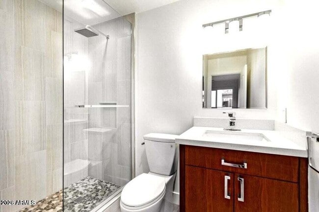 Building Photo - 1530 S River Dr