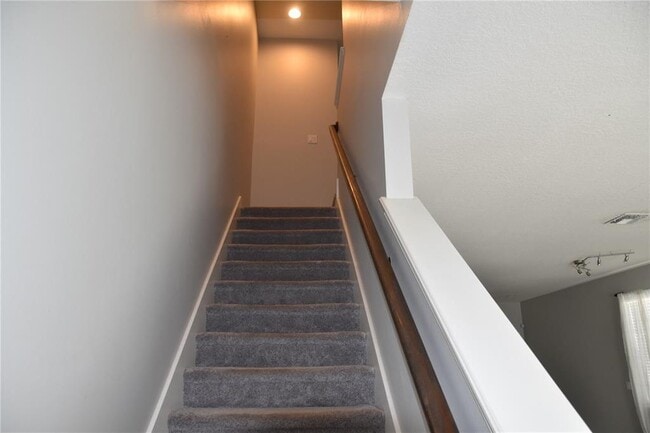 Building Photo - 12964 Emersondale Ave