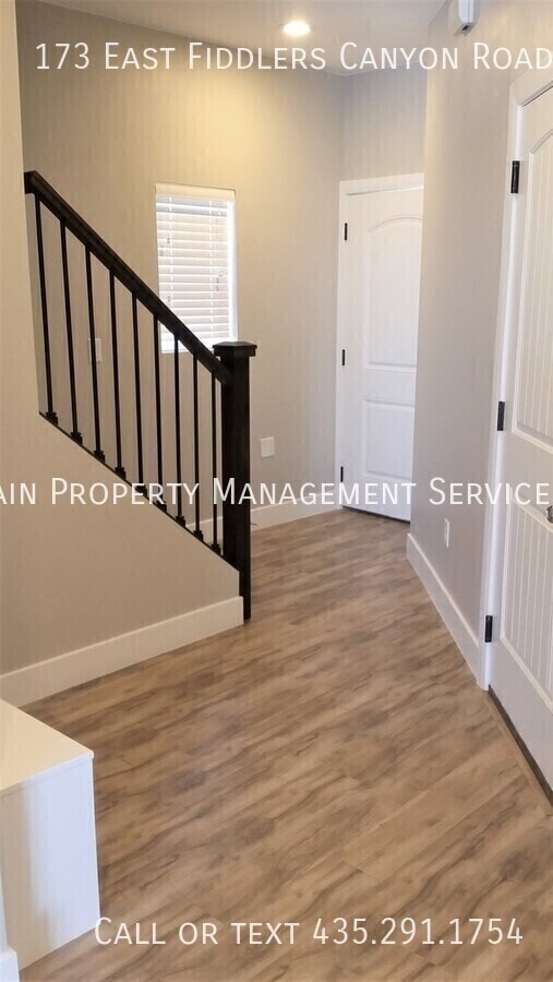 Building Photo - 173 E Fiddlers Canyon Rd