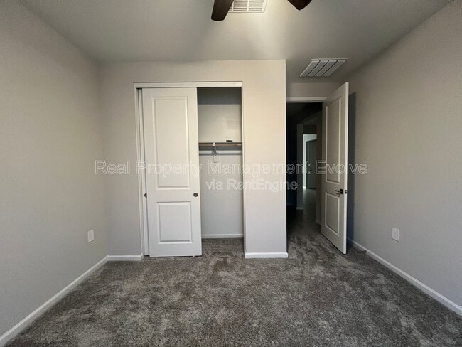Building Photo - 3435 S 177th Dr