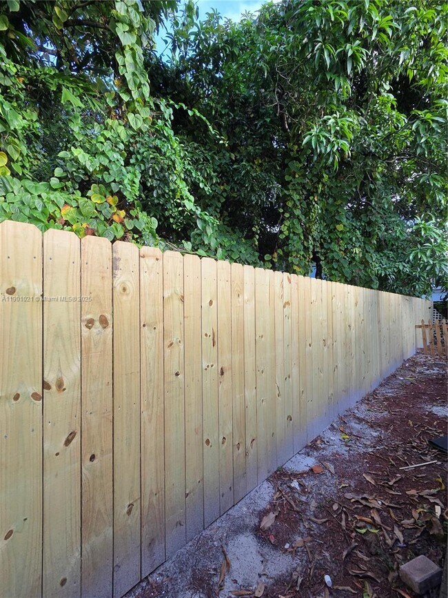 Building Photo - 2526 Taylor St