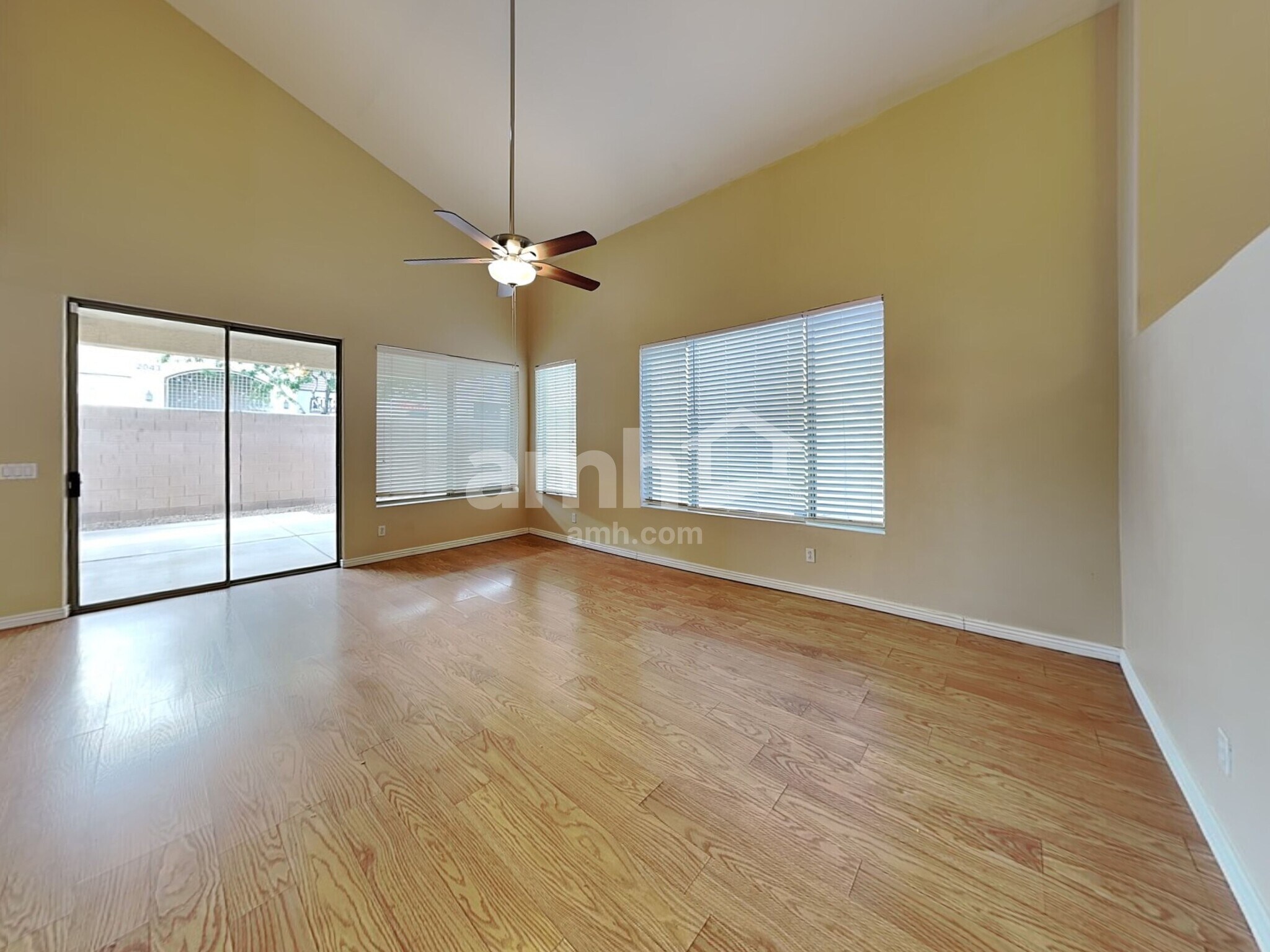 Building Photo - 9216 E Keats Ave