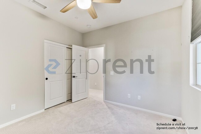 Building Photo - 635 Merit Dr