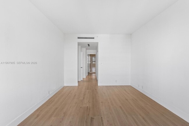 Building Photo - 251 Crandon Blvd