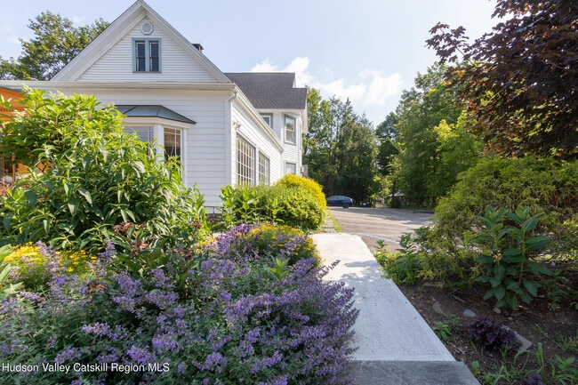 Primary Photo - 35 Mill Hill Rd