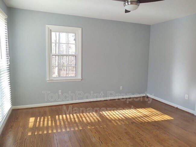 Building Photo - 224 Raintree Dr