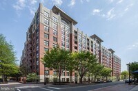 Building Photo - 1021 N Garfield St