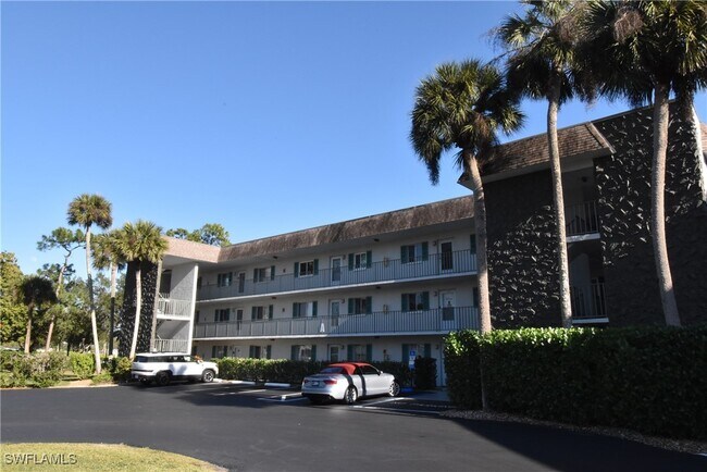 Building Photo - 5667 Rattlesnake Hammock Rd