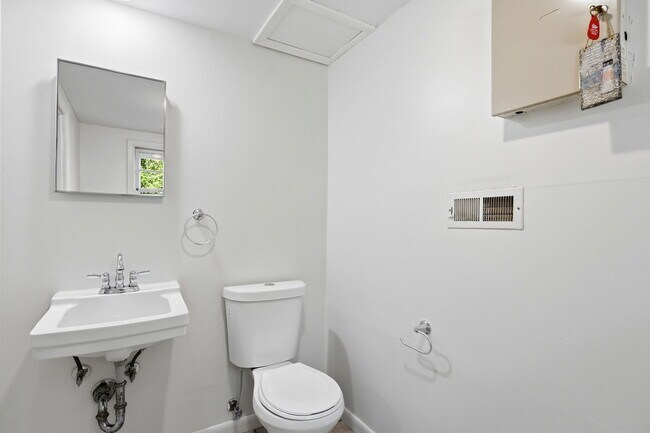 Building Photo - 5914 Ormskirk Dr