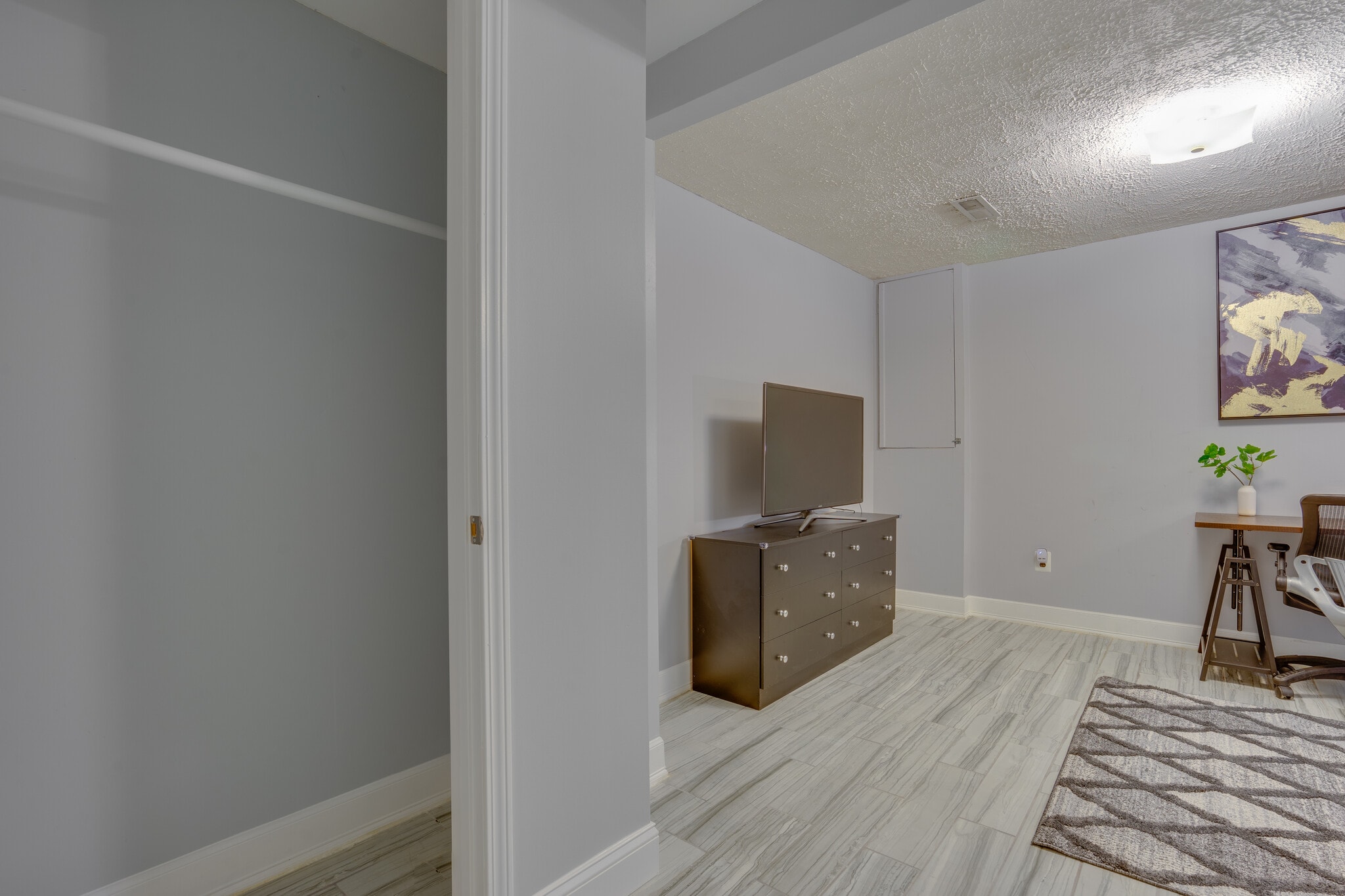 Building Photo - 3030 Ellenwood Dr
