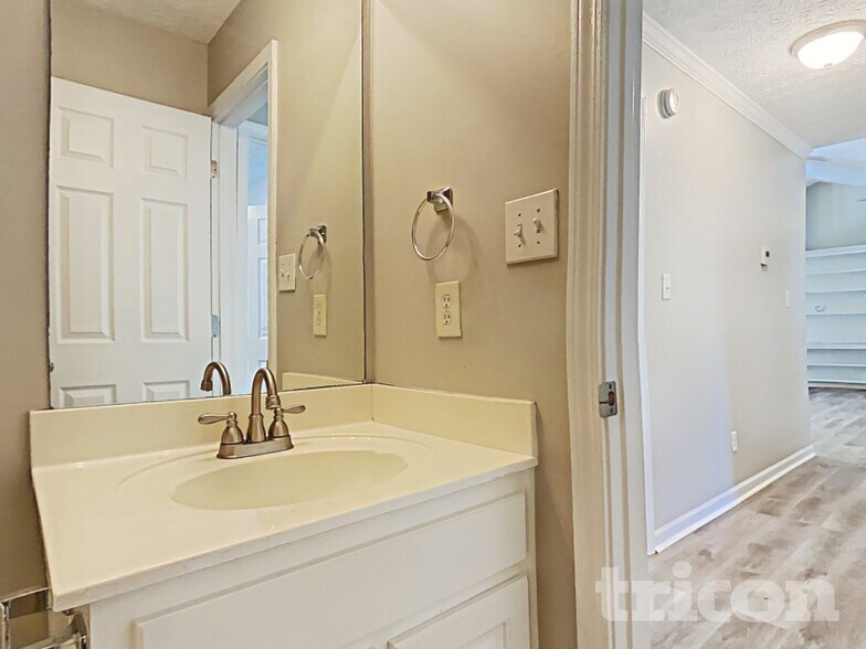 Building Photo - 1410 Ericas Pointe Dr