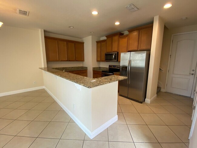 Building Photo - 3/2.5 Eagle Creek Townhome