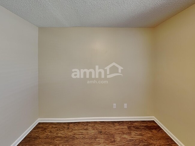 Building Photo - 1127 Hidden Cove Cir S