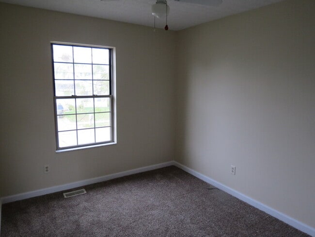 Building Photo - 35 Ashton Dr