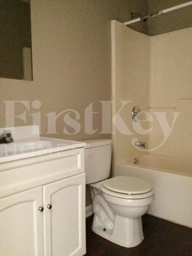Building Photo - 10531 Moqui Ct
