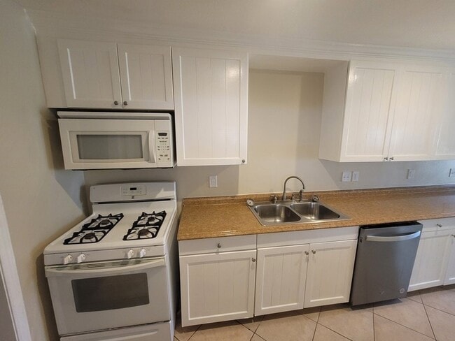 Building Photo - 1523 Campbell Ln