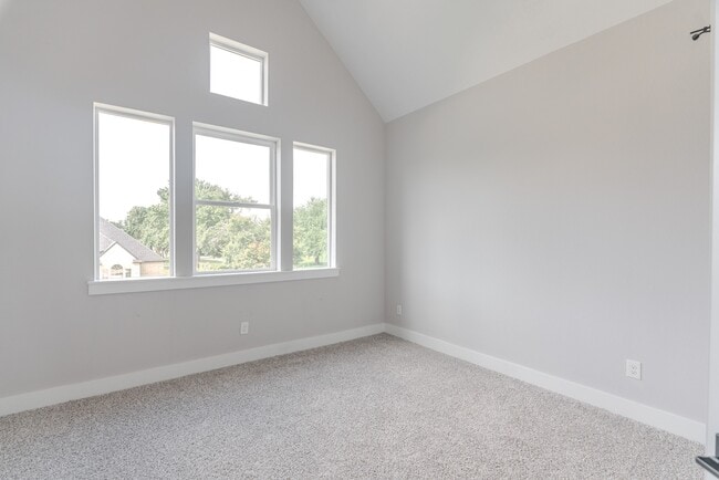 Building Photo - 624 Edgewood Dr