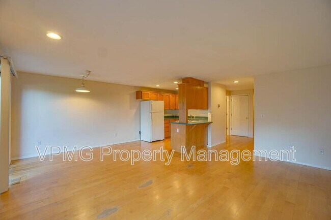 Building Photo - 7608 NE 52nd St