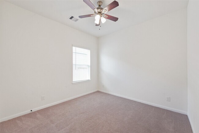 Building Photo - 5006 Fairwater Ct