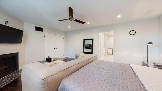 Building Photo - 360 S Orange Grove Blvd
