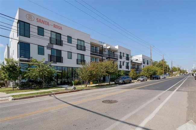 Building Photo - 2709 E 5th St.