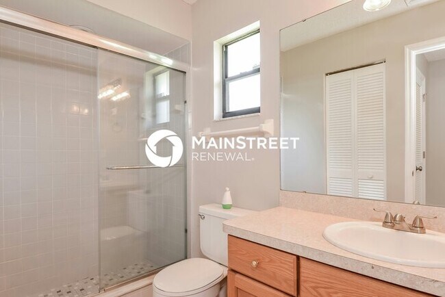 Building Photo - 3 Bedroom Pet-Friendly Home in SARASOTA, FL with Main Street Renewal