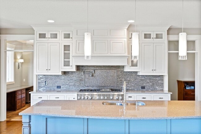 Building Photo - 5510 Upland Ln N