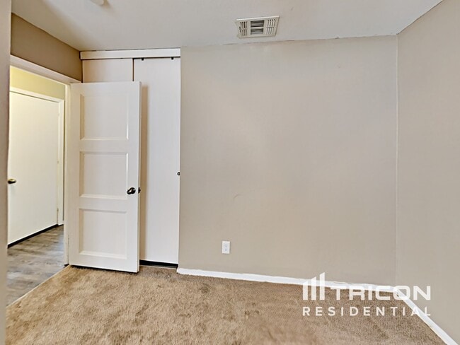 Building Photo - 235 Trudell Dr
