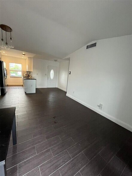 Building Photo - 5303 SW 137th Ct