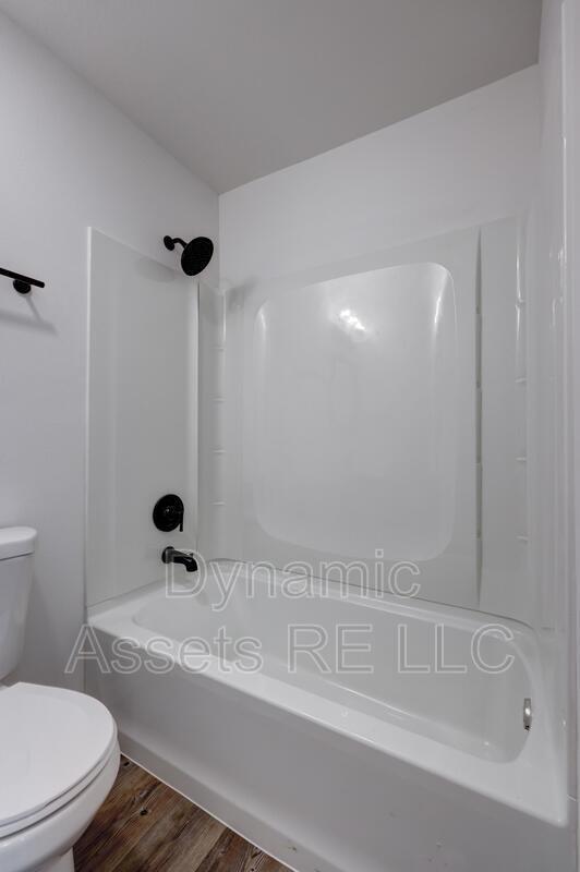 Building Photo - 509 E Quincy St