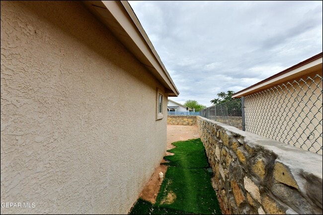 Building Photo - 2317 Joshua Louis Dr