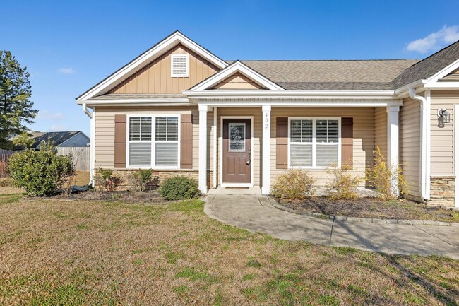 Building Photo - Carolina Plantations Ranch with fenced yard!