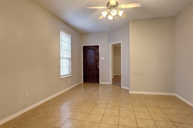 Building Photo - 5916 Round Up Ln