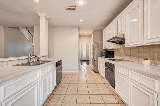 Building Photo - 22726 Shannon Falls Ct