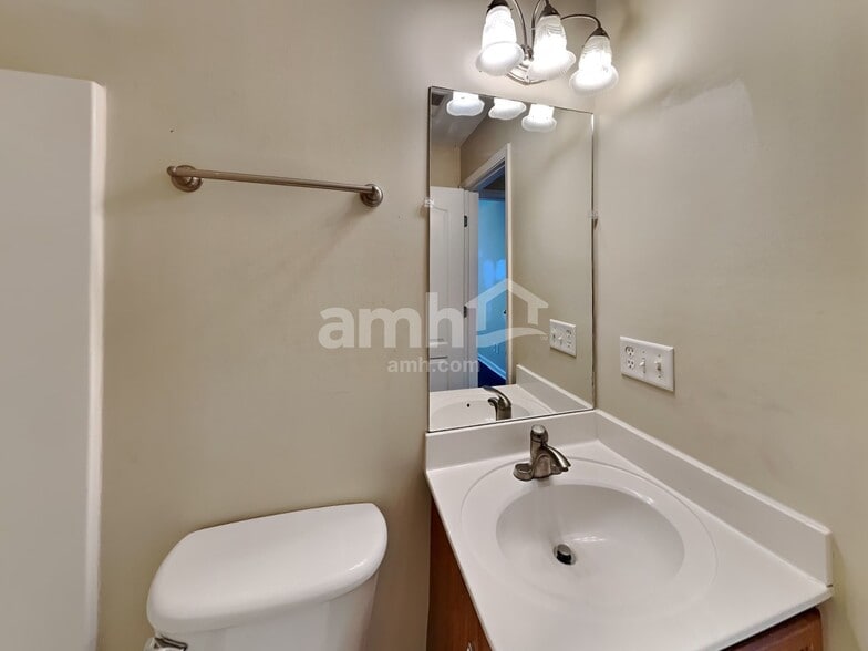 Building Photo - 1442 Saddle Brk