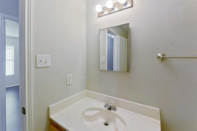 Building Photo - 707 Gunters Mtn Ln