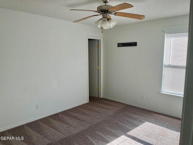 Building Photo - 12268 Tierra Ruby Dr