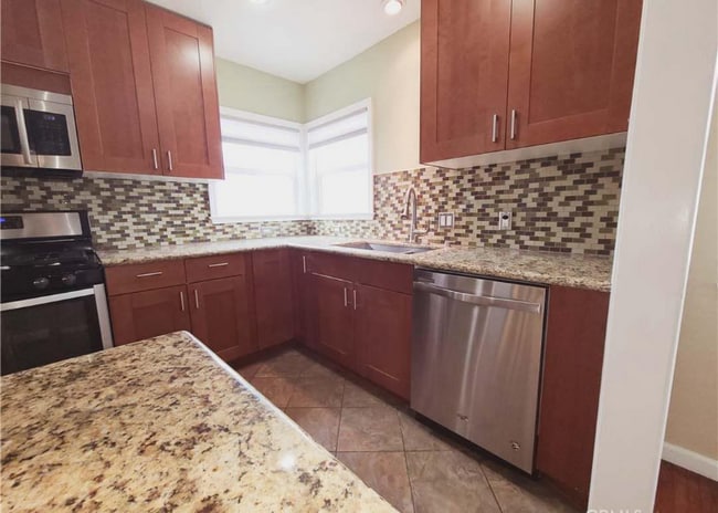 Building Photo - 6129 Myrtle Avenue