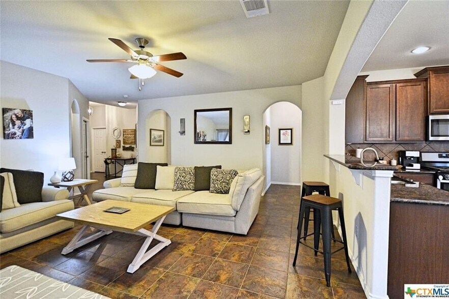 Building Photo - 362 Limerick Rd