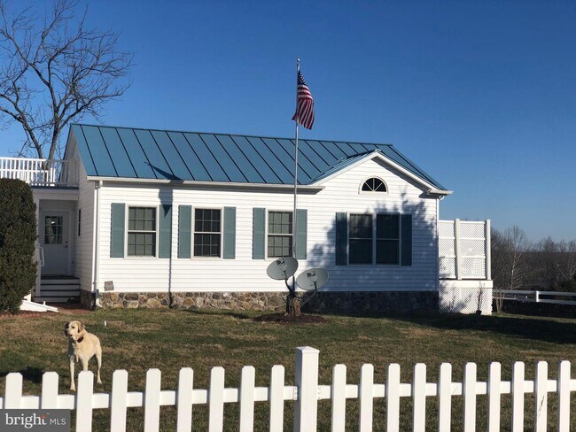 Building Photo - 5590 Old Farm Ln