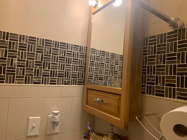 Building Photo - 270 N 1st Ave