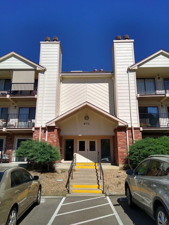 Building Photo - Awesome 2 Bedroom 2 Bath Condo w/ Garage P...