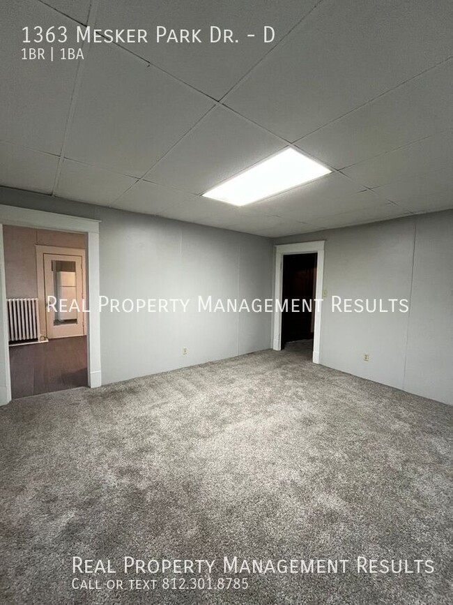 Building Photo - 1 Bedroom, 1 Bath Apartment Overlooking He...