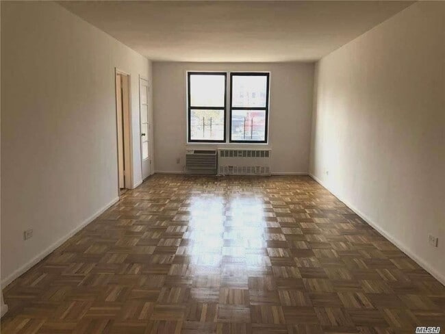 Primary Photo - 10025 Queens Blvd