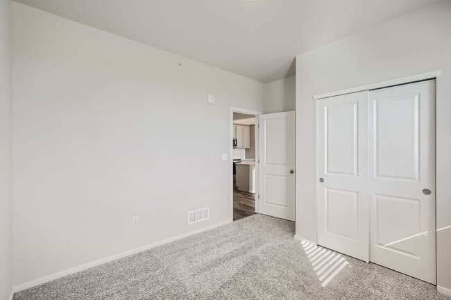 Building Photo - 2060 Autumn Moon Dr